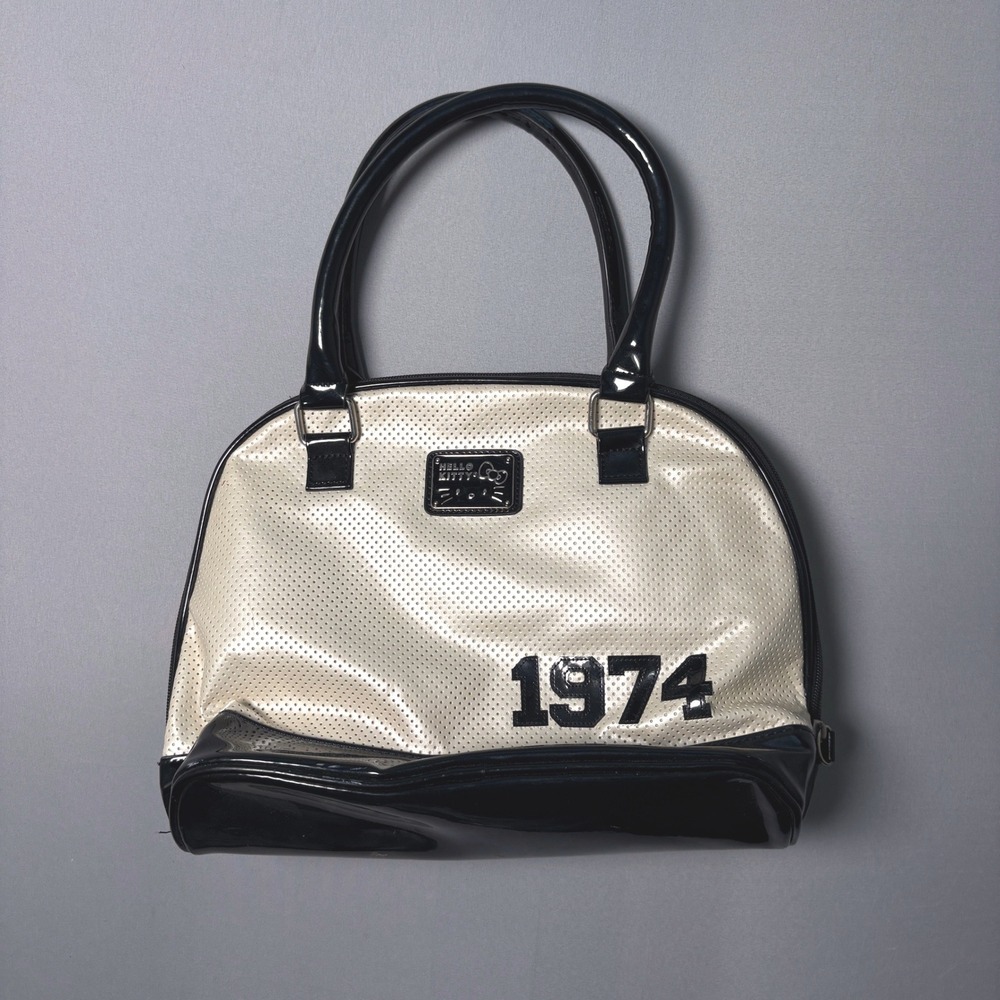 Hello Kitty Sanrio Bowling Bag Cream Black Patent Simulated Leather 1974 HK